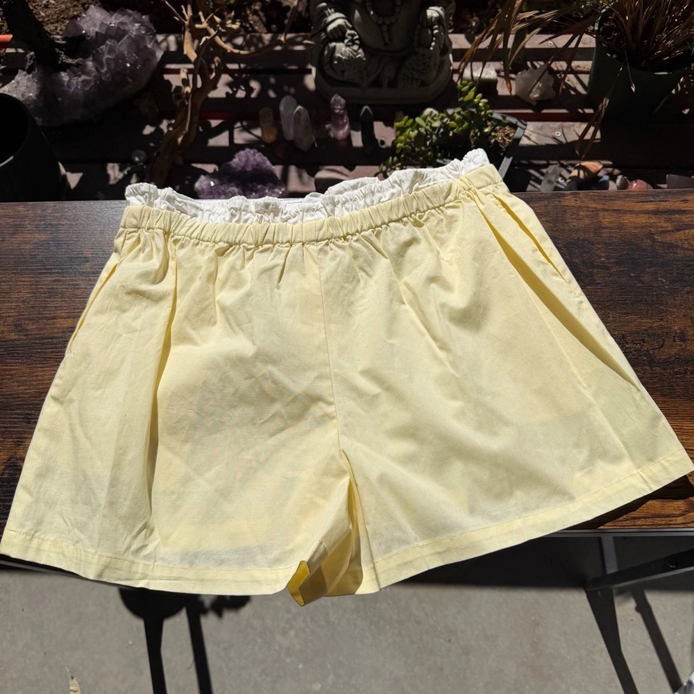 WAYF Yellow Tabitha Shorts - Picture 4 of 4